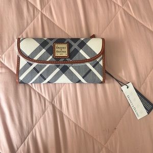 Dooney & Bourke wristlet